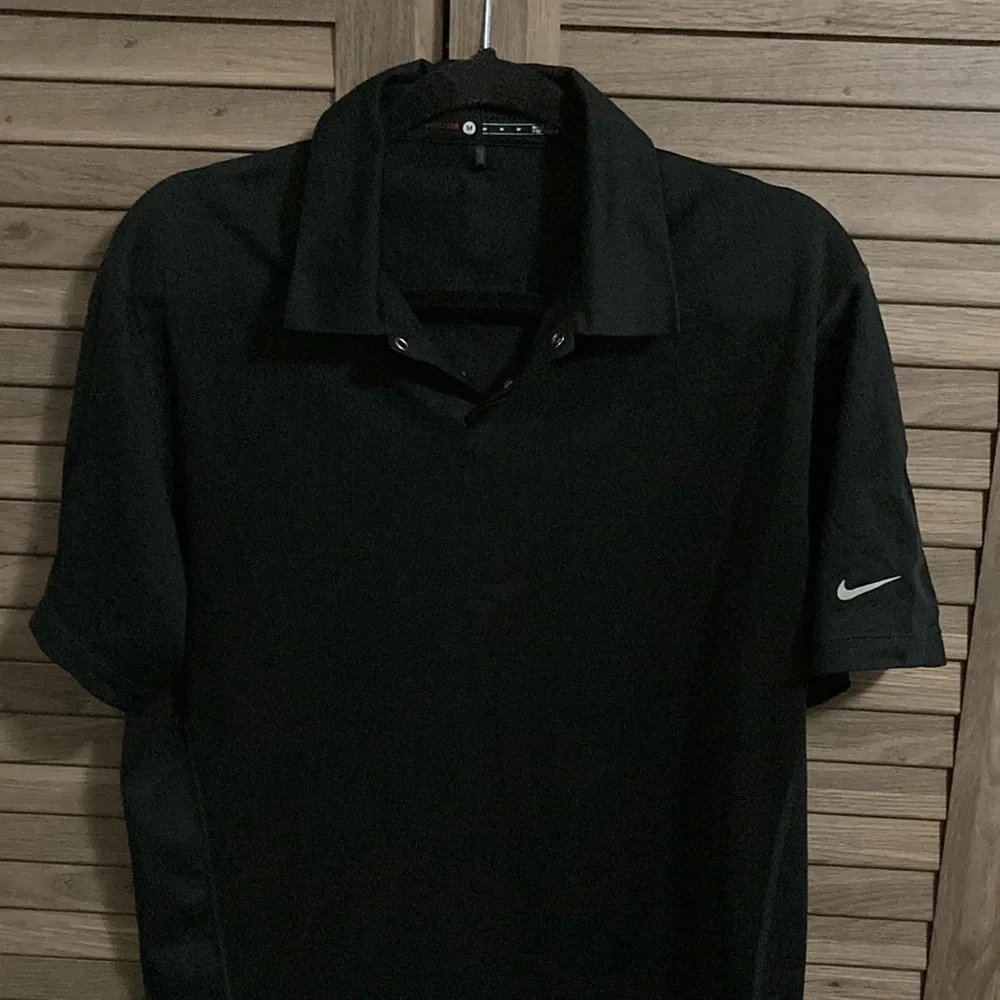 NWOT - Nike Tiger Woods Collection Dri Fit Black 1/4 Snap Men’s Shirt (M) - Picture 3 of 10